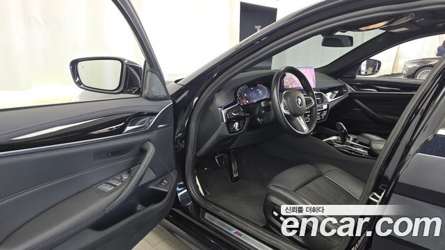 BMW 5 Series (G30) 530i xDrive M Sport Package 2023 — фото 10