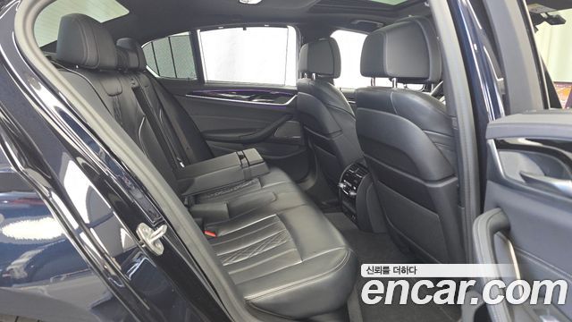 BMW 5 Series (G30) 530i xDrive M Sport Package 2023 — фото 12