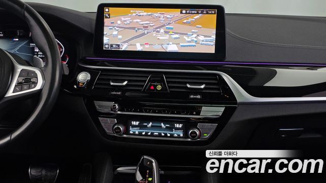 BMW 5 Series (G30) 530i xDrive M Sport Package 2023 — фото 14