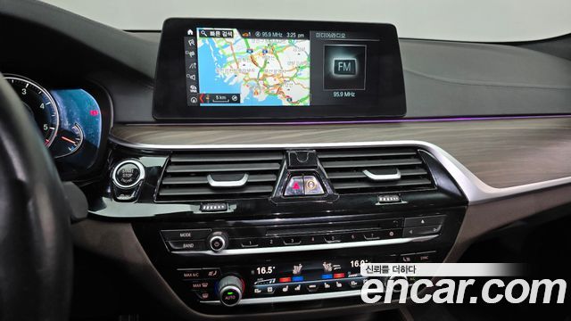 BMW 5 Series (G30) 520d M Sport Package Plus 2017 — фото 15