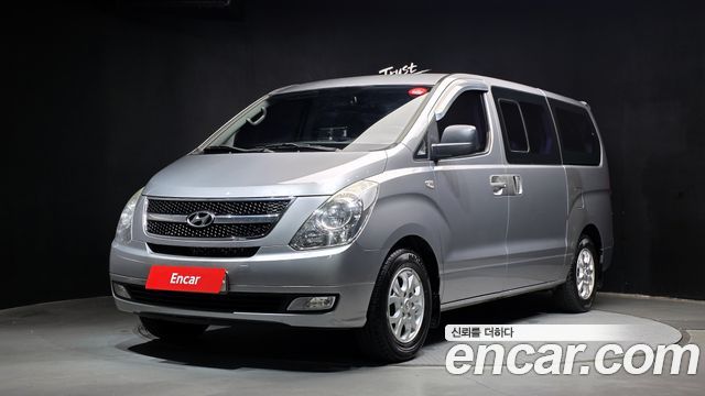 Hyundai Grand Starex 11-Seater Wagon CVX Premium