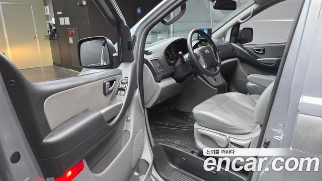 Hyundai Grand Starex 11-Seater Wagon CVX Premium 2014 — фото 10