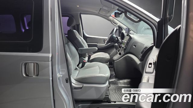 Hyundai Grand Starex 11-Seater Wagon CVX Premium 2014 — фото 11