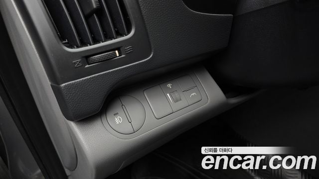 Hyundai Grand Starex 11-Seater Wagon CVX Premium 2014 — фото 19