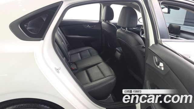 Kia K3 Luxury 2020 — фото 12