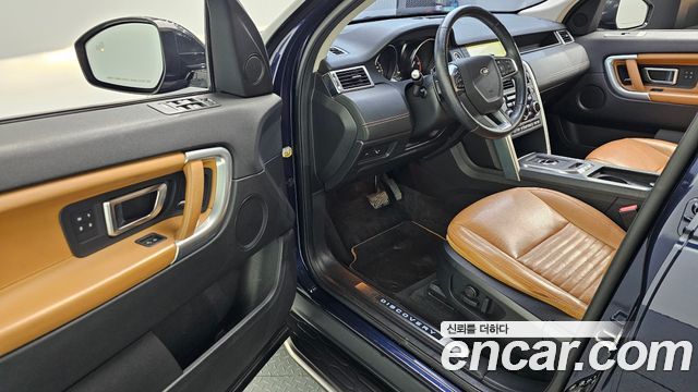 Land Rover Discovery Sport 2.0 TD4 HSE Luxury 2019 — фото 10