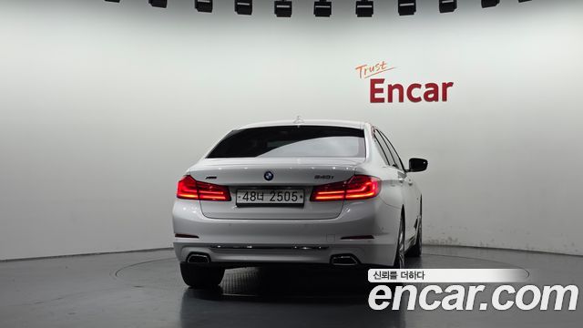 BMW 5 Series (G30) 540i xDrive Luxury Plus 2018 — фото 4