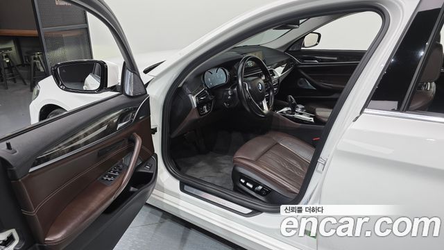 BMW 5 Series (G30) 540i xDrive Luxury Plus 2018 — фото 10