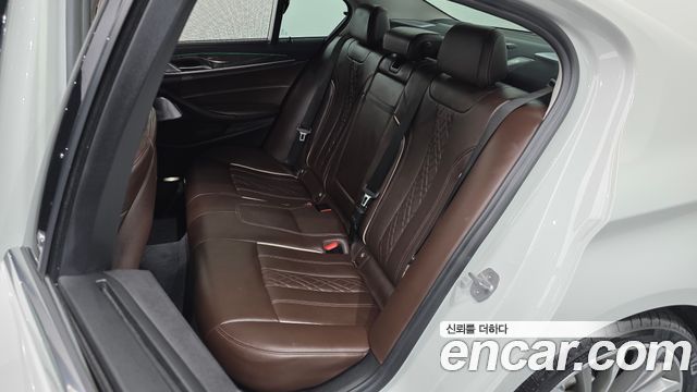 BMW 5 Series (G30) 540i xDrive Luxury Plus 2018 — фото 11