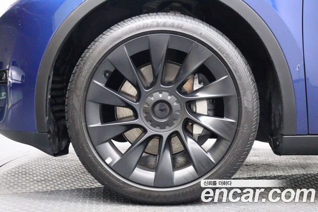 Tesla Model Y RWD 2023 — фото 24