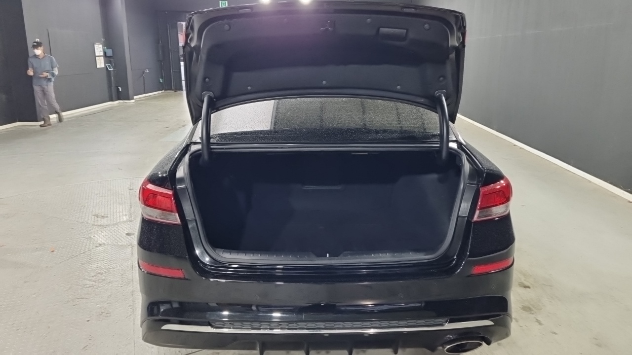 Kia K5 (II) 2.0 Prestige 2019 — фото 20