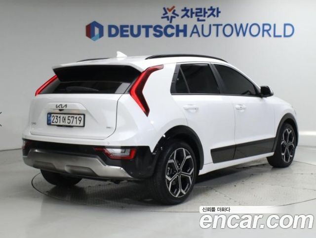 Kia Niro Prestige 2024 — фото 2