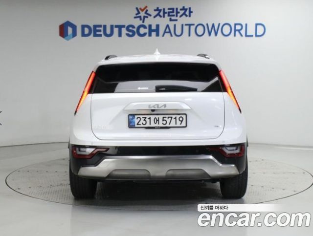 Kia Niro Prestige 2024 — фото 4