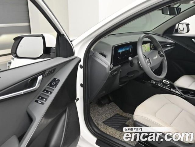 Kia Niro Prestige 2024 — фото 15