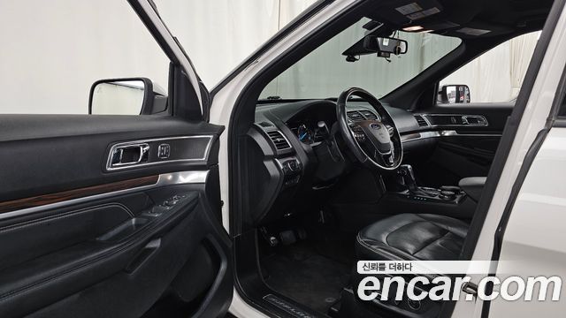 Ford Explorer 2.3 Limited 4WD 5th 2018 — фото 10