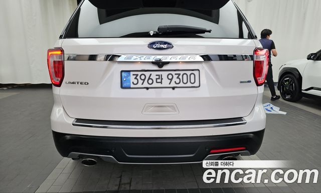 Ford Explorer 2.3 Limited 4WD 5th 2018 — фото 11