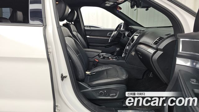 Ford Explorer 2.3 Limited 4WD 5th 2018 — фото 12