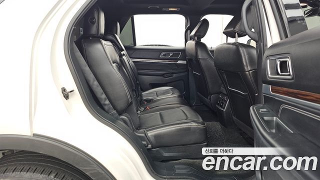 Ford Explorer 2.3 Limited 4WD 5th 2018 — фото 13