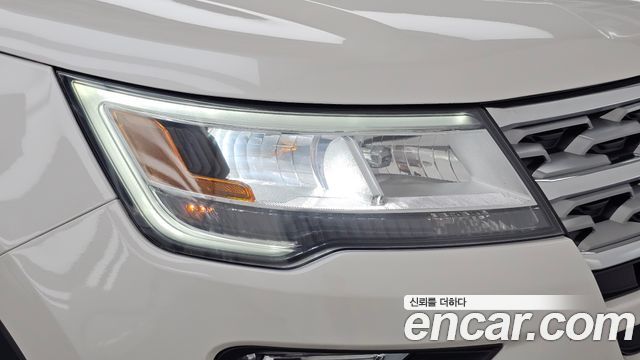 Ford Explorer 2.3 Limited 4WD 5th 2018 — фото 22