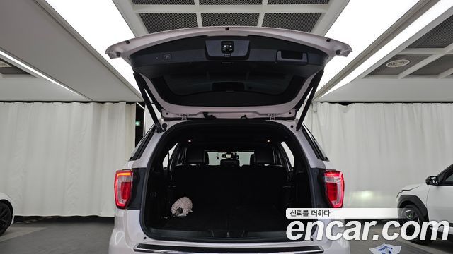 Ford Explorer 2.3 Limited 4WD 5th 2018 — фото 27