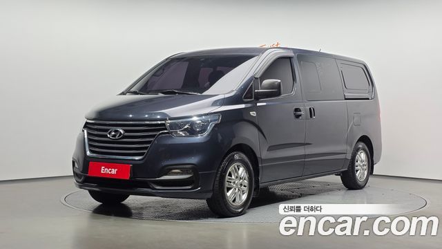 Hyundai Grand Starex Van 5-Seater Modern