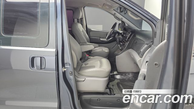Hyundai Grand Starex Van 5-Seater Modern 2019 — фото 11