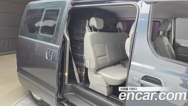 Hyundai Grand Starex Van 5-Seater Modern 2019 — фото 12