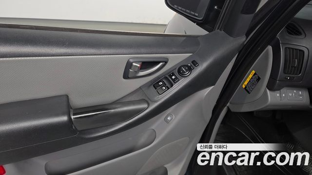 Hyundai Grand Starex Van 5-Seater Modern 2019 — фото 16