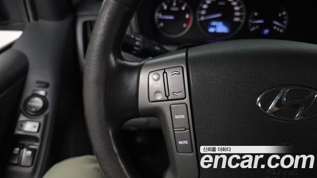 Hyundai Grand Starex Van 5-Seater Modern 2019 — фото 17