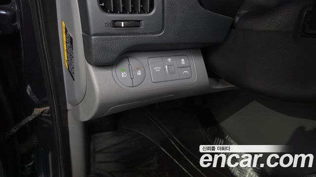 Hyundai Grand Starex Van 5-Seater Modern 2019 — фото 19