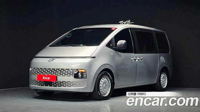Hyundai Staria Tourer 11-Seater Smart