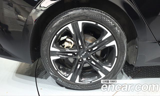 Kia K5 Hybrid (III) Trendy 2023 — фото 5