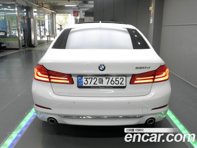 BMW 5 Series (G30) 520d Luxury Special Edition 2018 — фото 4