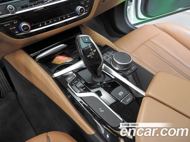BMW 5 Series (G30) 520d Luxury Special Edition 2018 — фото 9