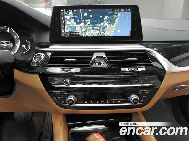 BMW 5 Series (G30) 520d Luxury Special Edition 2018 — фото 21
