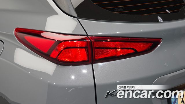 Hyundai Kona Gasoline 2.0 2WD Smart 2021 — фото 23
