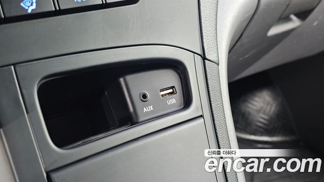 Hyundai Grand Starex 3-Seater VAN Smart 2016 — фото 12