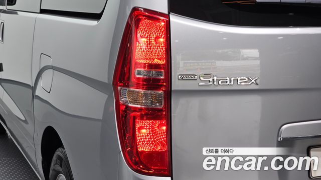 Hyundai Grand Starex 3-Seater VAN Smart 2016 — фото 23