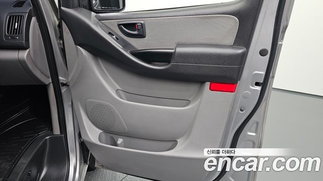 Hyundai Grand Starex 3-Seater VAN Smart 2016 — фото 24