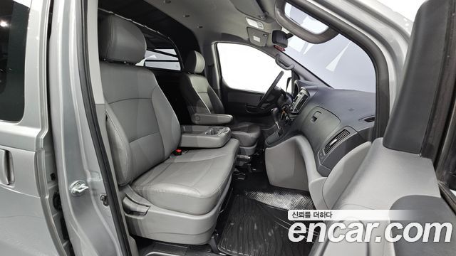 Hyundai Grand Starex 3-Seater VAN Smart 2016 — фото 26