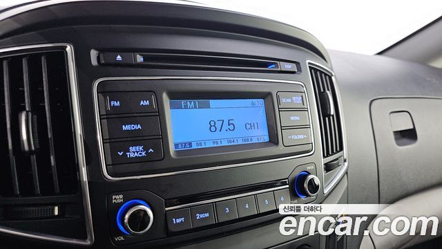 Hyundai Grand Starex 3-Seater VAN Smart 2016 — фото 31