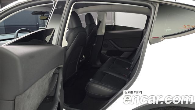Tesla Model Y RWD 2023 — фото 11