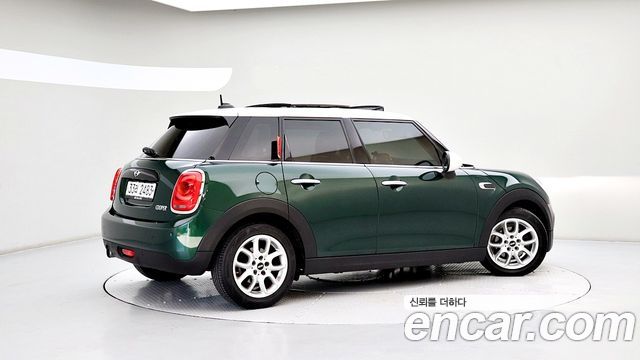 MINI Cooper 5Door HIGH 3rd 2018 — фото 4