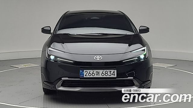 Toyota Prius (V) 2.0 XLE AWD 2026 — фото 3