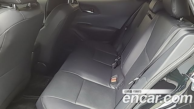Toyota Prius (V) 2.0 XLE AWD 2026 — фото 15