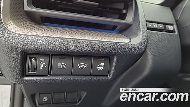 Toyota Prius (V) 2.0 XLE AWD 2026 — фото 19