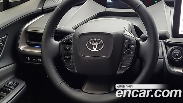 Toyota Prius (V) 2.0 XLE AWD 2026 — фото 22