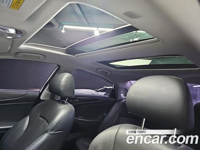 Hyundai Sonata The Brilliant CVVL Premium 2014 — фото 18