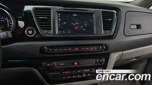 Kia Carnival 7-seater Limousine President 2016 — фото 15