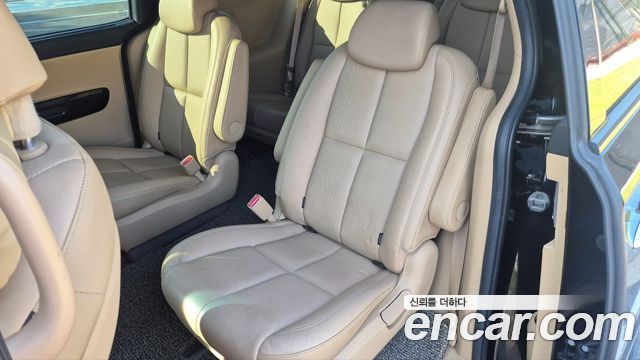 Kia Carnival 9-Seater Noblesse Special 2019 — фото 10